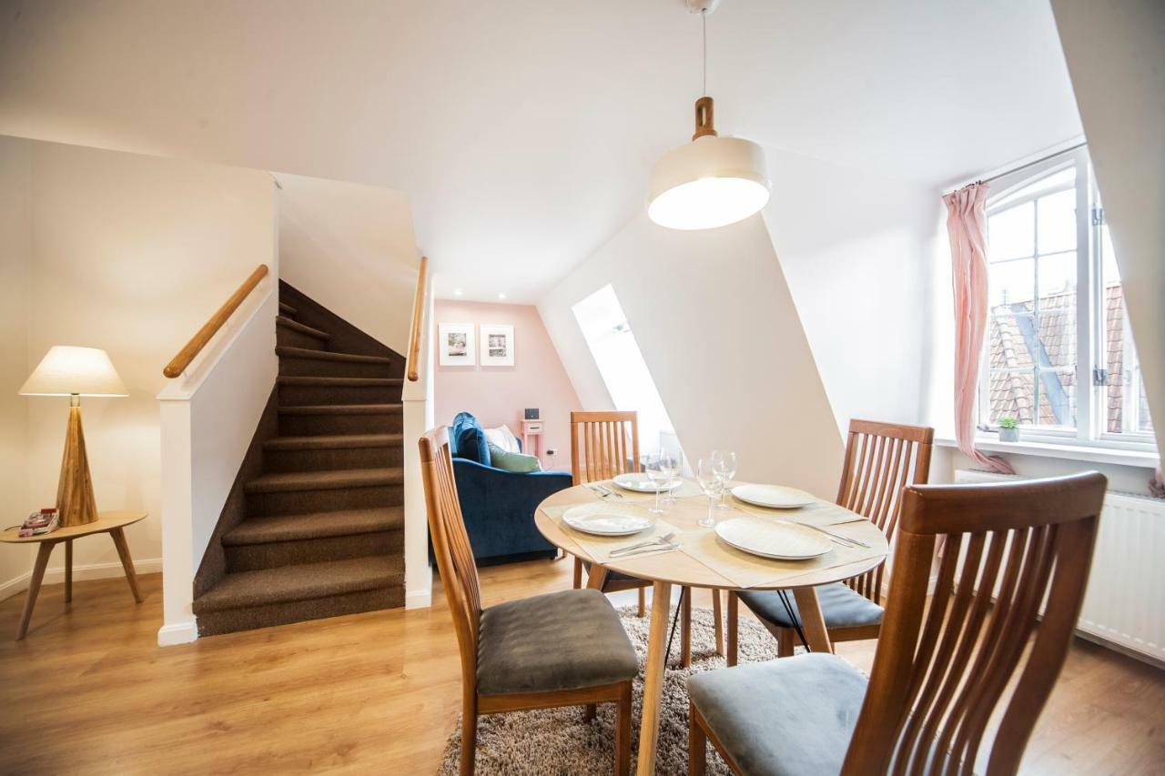 2 Level Apartments In Old Town Riga Esterno foto